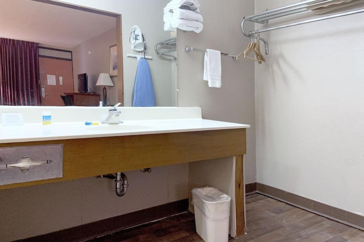 Paris Inn And Suites Екстер'єр фото