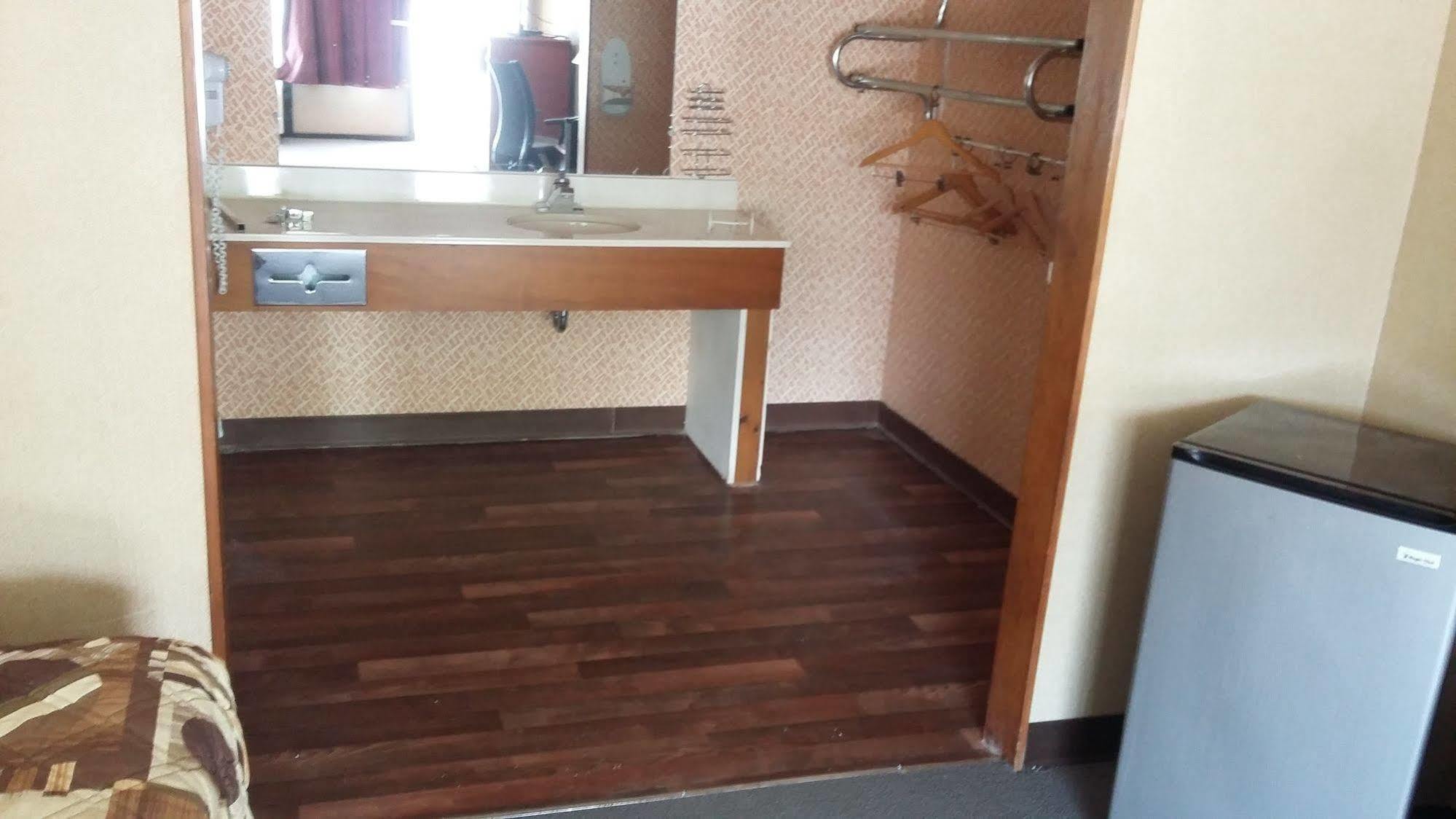 Paris Inn And Suites Екстер'єр фото